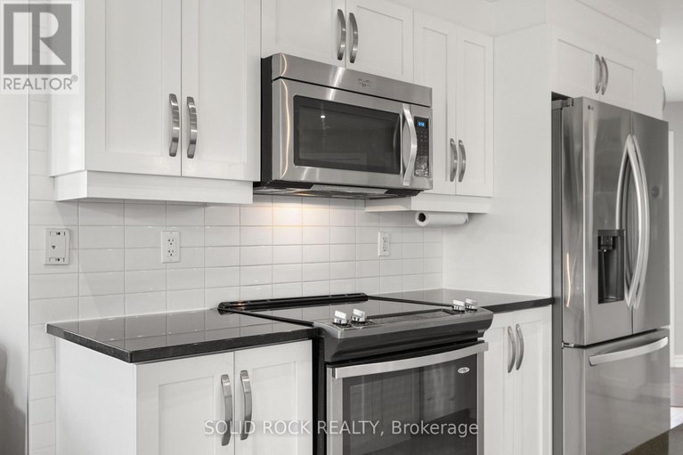 28860399/4-60-prestige-circle/chatelaine-village/ottawa/ontario/K4A0Y1_12