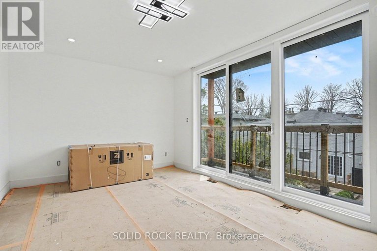 29669968/838-alpine-avenue/queensway-terrace-north/ottawa/ontario/K2B5R6_14