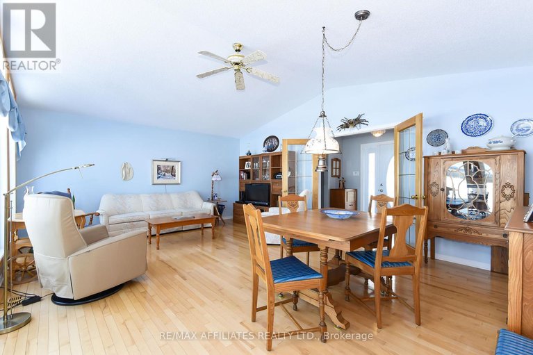 28299464/340-wilson-road/clarencerockland-twp/clarence-rockland/ontario/K4K1K7_9
