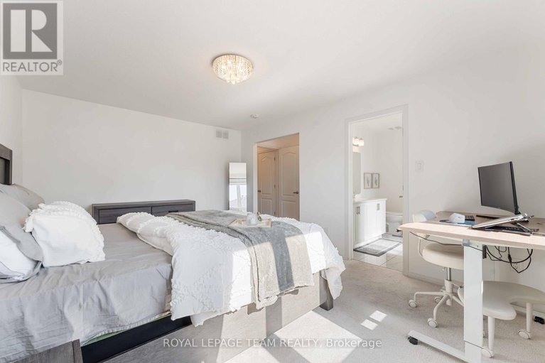 29422756/359-melodie-street/mer-bleuebradley-estatesanderson-park/ottawa/ontario/K1W0L8_29