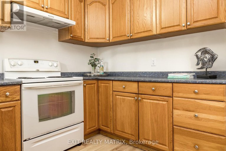 28643711/968-meadowlands-drive/carleton-heights/ottawa/ontario/K2C0K3_12