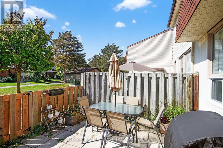 28916021/1e-seyton-drive/westcliffe-estates/ottawa/ontario/K2H8Y5_46