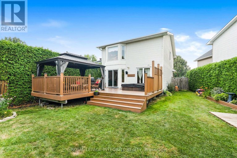 28999815/1659-toulouse-crescent/orleanssunridge/ottawa/ontario/K1C6K5_31