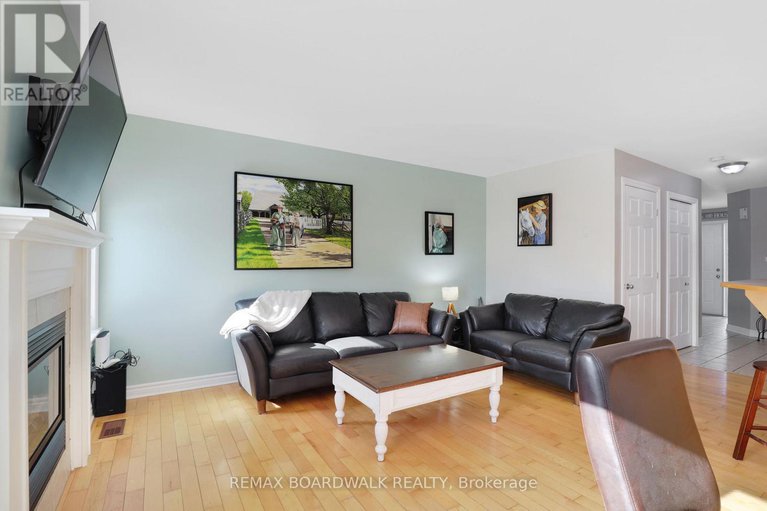 29393357/20-alma-street-e/kemptville/north-grenville/ontario/K0G1J0_14