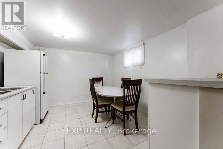 28608756/6-lyall-street/city-viewskylinefisher-heightsparkwood-hills/ottawa/ontario/K2E5G6_21