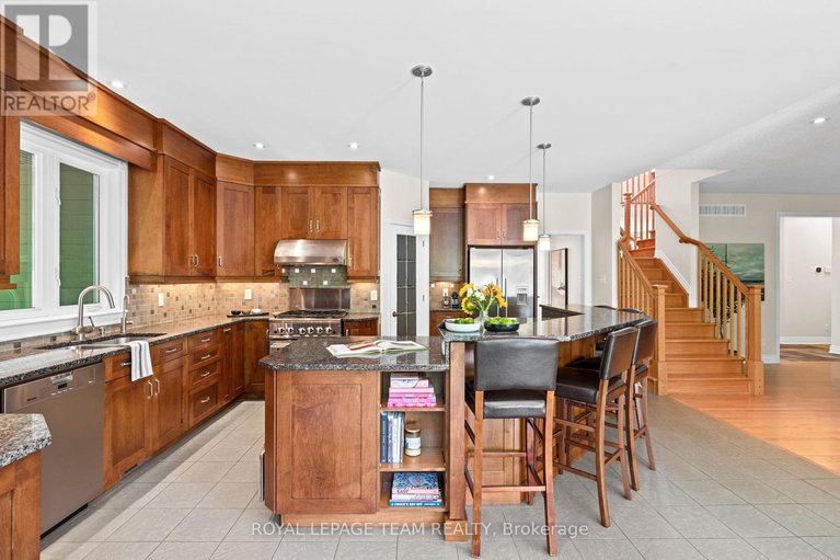 28608348/387-ridgeside-farm-drive/kanata-north-west/ottawa/ontario/K2W1H3_15
