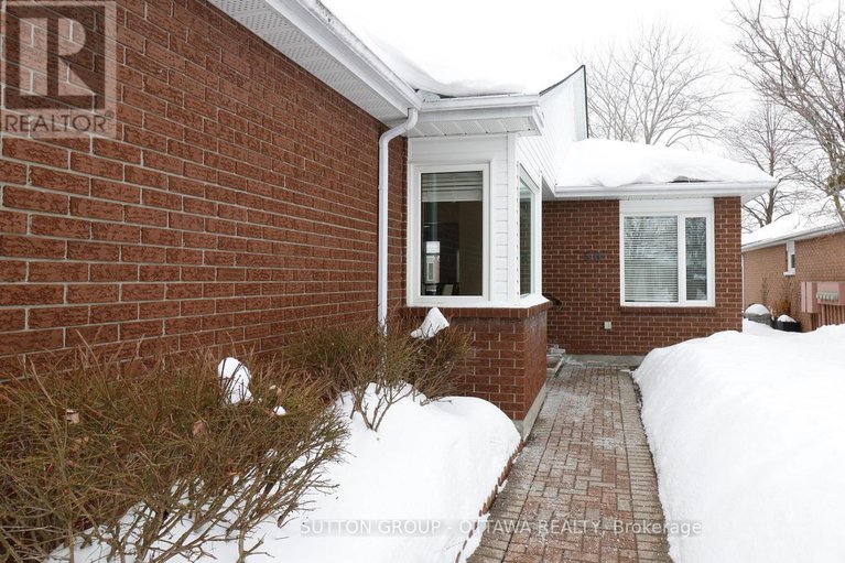 29414751/50-grand-cedar-court-e/stittsville-central/ottawa/ontario/K2S1G5_1