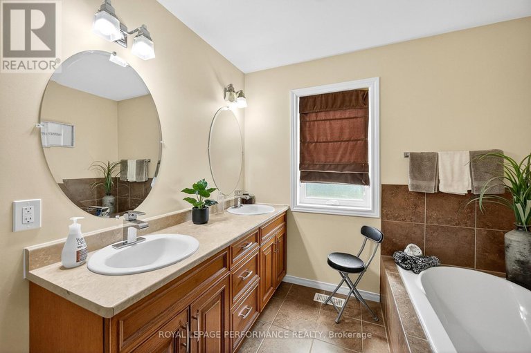 28678850/4937-canaan-road/clarencerockland-twp/clarence-rockland/ontario/K0A2A0_28