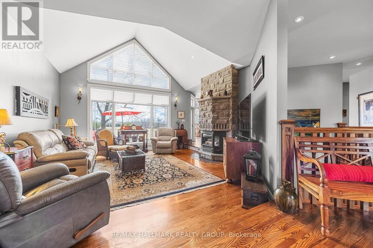 28343367/6980-mansfield-road/btwn-franktown-rd-fallowfield-rd/ottawa/ontario/K2S1B8_15
