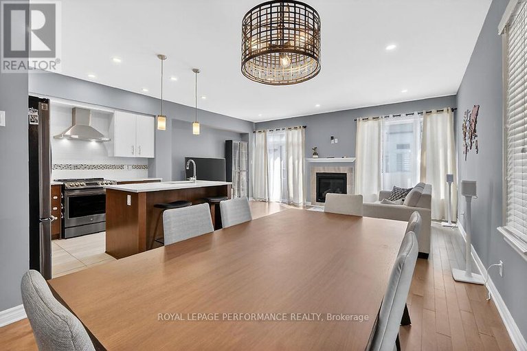 29690185/790-cairn-cres-crescent-e/mer-bleuebradley-estatesanderson-park/ottawa/ontario/K1W0P7_19