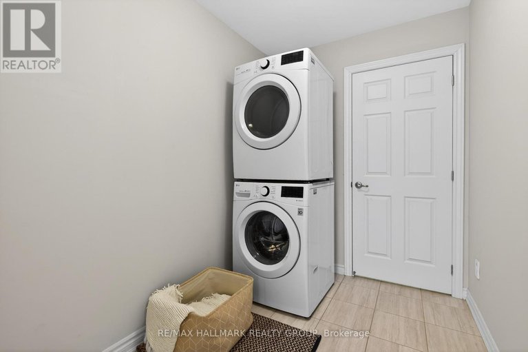 29602221/805-kiniw-private/cfb-rockcliffe-and-area/ottawa/ontario/K1K4Z4_5