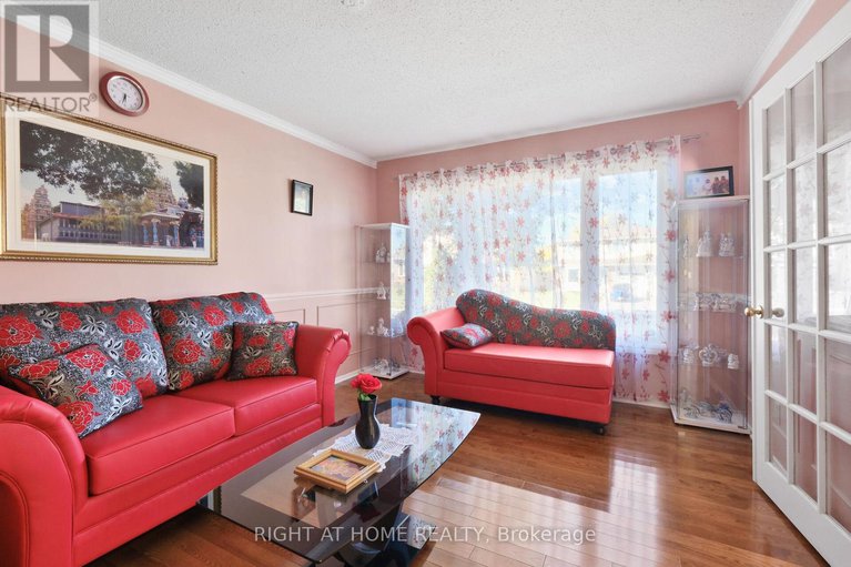 28221078/6104-vineyard-drive/convent-glen/ottawa/ontario/K1C2K2_10