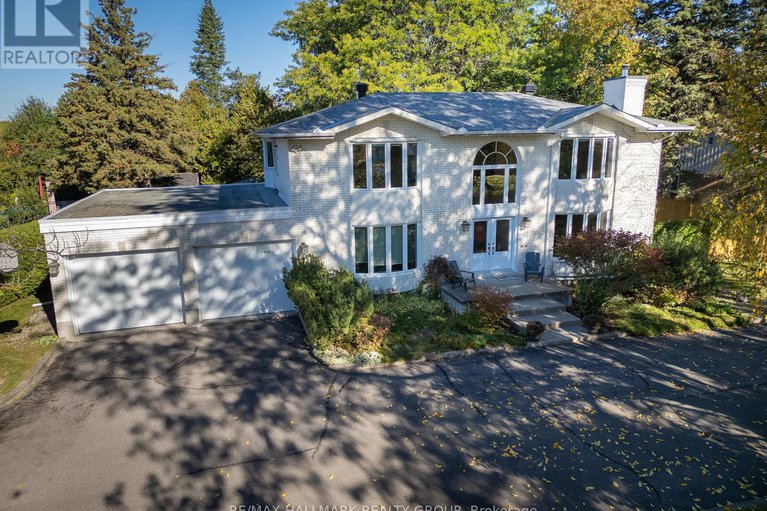 28938196/3062-upper-otterson-place/mooneys-bayrevelstoke/ottawa/ontario/K1V7B6_1