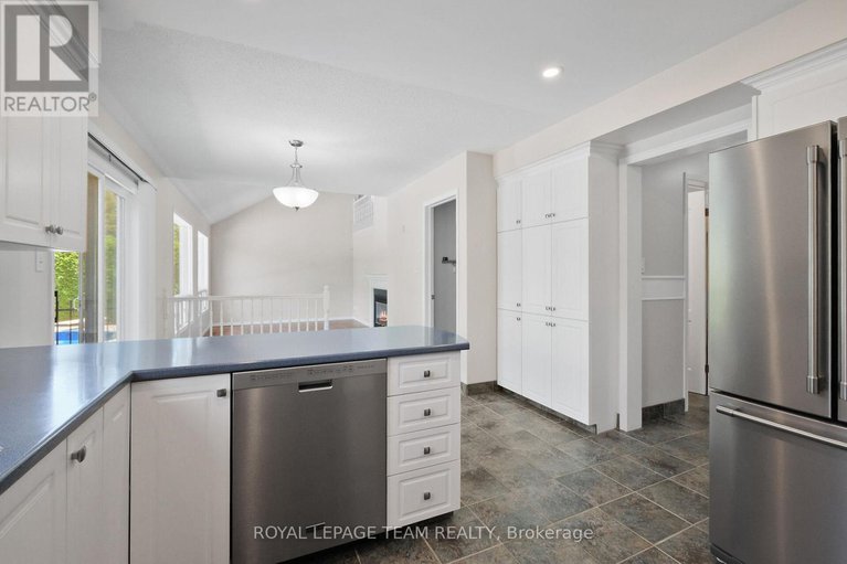 28637623/20-renshaw-avenue/stittsville-central/ottawa/ontario/K2S1G9_9