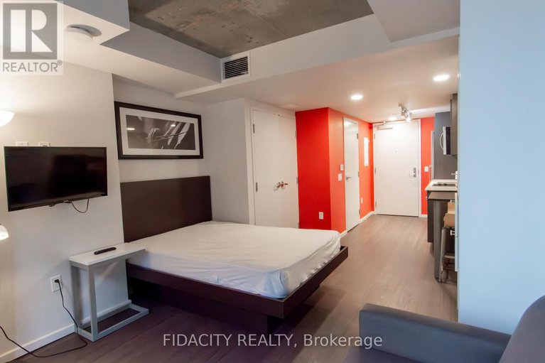 29169739/2911-105-champagne-avenue-s/west-centre-town/ottawa/ontario/K1S4P3_6