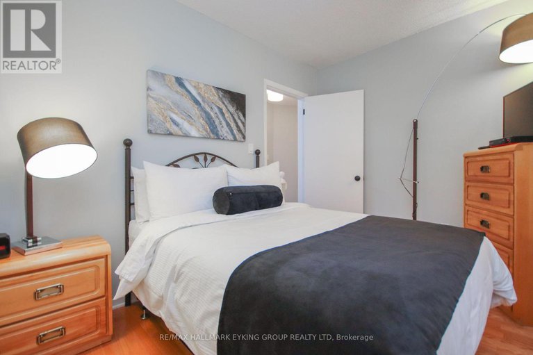 28220496/239-york-street/lower-town/ottawa/ontario/K1N5T9_35