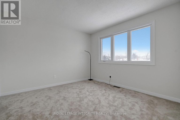 29232171/2177-lenester-avenue/mckellar-heightsglabar-park/ottawa/ontario/K2A4A9_27