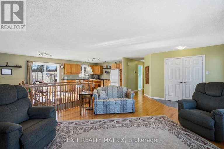 29367617/890-happy-hollow-road/vankleek-hill/champlain/ontario/K0B1R0_8