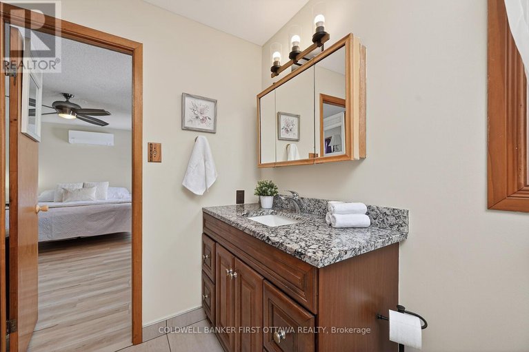 29416958/22-poole-creek-crescent/fringewood/ottawa/ontario/K2S1T6_23