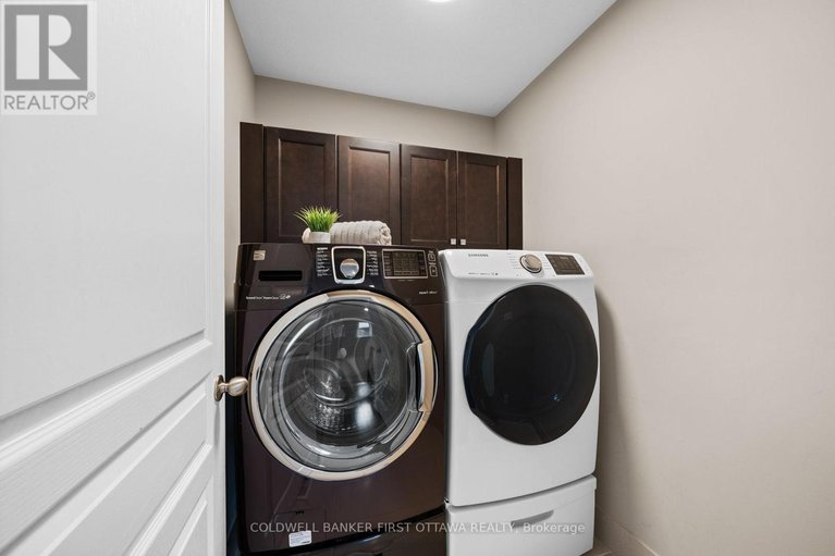 29624464/206-ancaster-avenue/woodroffe/ottawa/ontario/K2B5B3_29