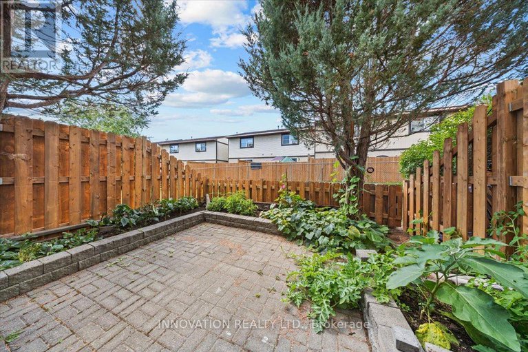28818665/82-stokes-crescent-e/glencairnhazeldean/ottawa/ontario/K2L2Z4_24