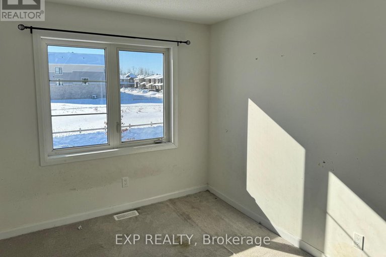 29303296/2063-caltra-crescent/half-moon-bay/ottawa/ontario/K2J6V4_12