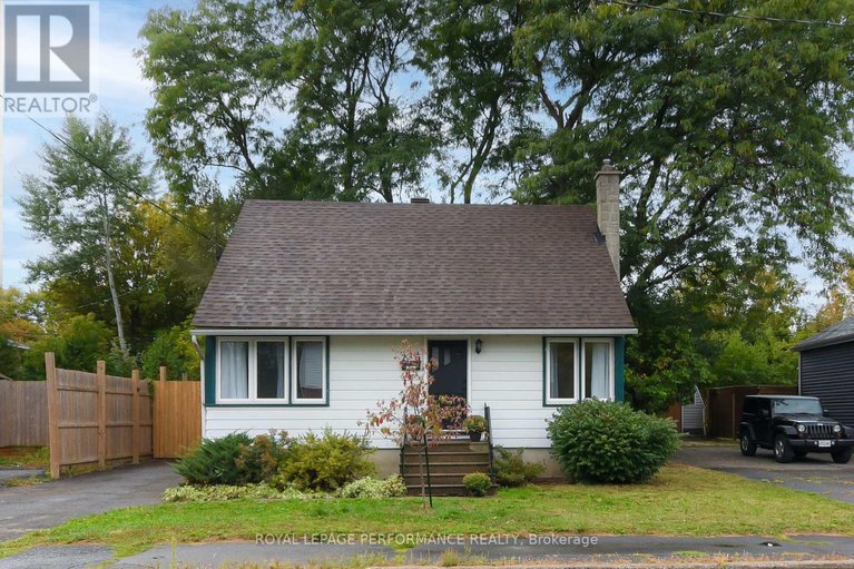 28902188/274-queen-mary-street/overbrookcastle-heights/ottawa/ontario/K1K1X2_1
