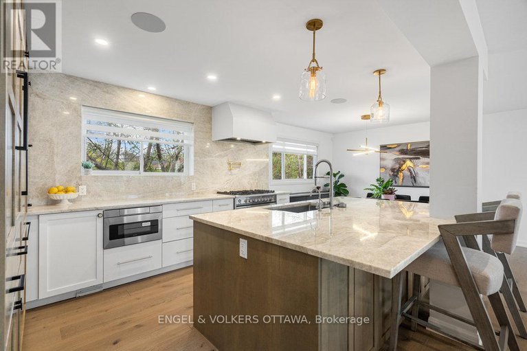 28298907/953-fairlawn-avenue/mckellar-heightsglabar-park/ottawa/ontario/K2A3S7_9