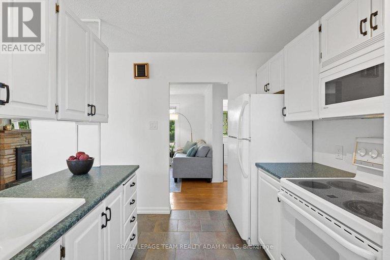 28492501/7-elterwater-avenue/crystal-beach/ottawa/ontario/K2H5J1_13
