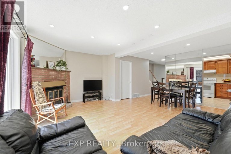 29663235/8-322-robillard-private/hunt-club-parkgreenboro/ottawa/ontario/K1T2V8_8