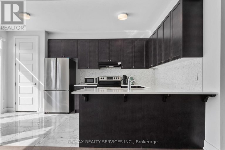 29447721/724-rouncey-road/emerald-meadowstrailwest/ottawa/ontario/K2S1B6_13