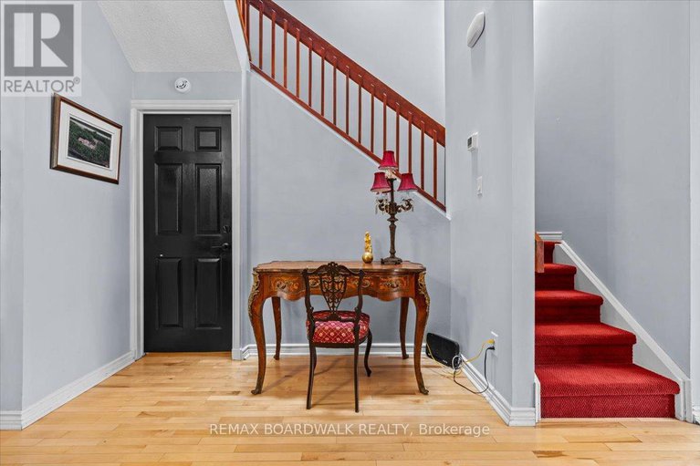 29377343/32-waverley-street/ottawa-centregolden-triangle/ottawa/ontario/K2P0T9_10