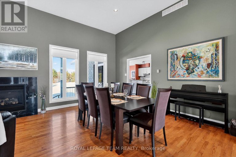 29379495/1611-landel-drive/rural-kanata-central/ottawa/ontario/K2W1C2_12