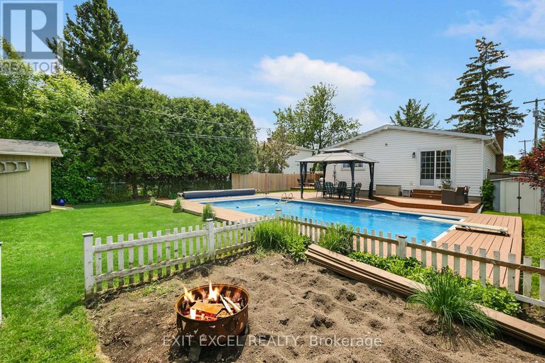 28416258/396-roxdale-avenue/bilberry-creekqueenswood-heights/ottawa/ontario/K1E1V5_32