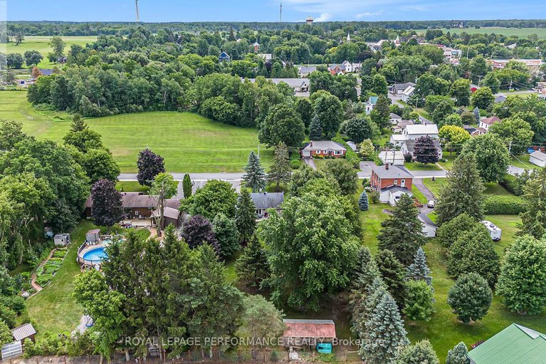 28638253/15-fair-street/maxville/north-glengarry/ontario/K0C1T0_33
