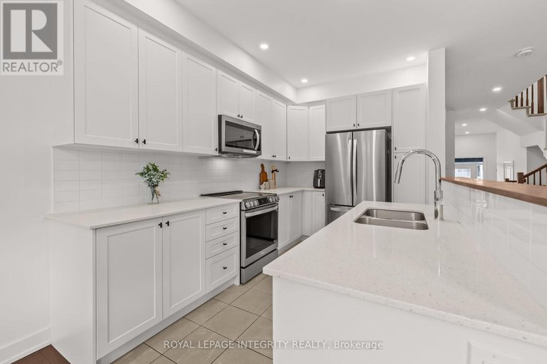 29358346/264-monticello-avenue/emerald-meadowstrailwest/ottawa/ontario/K2S2S1_12