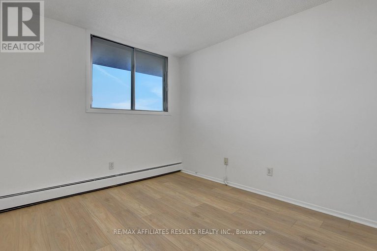 29180738/410-415-greenview-avenue/britannia/ottawa/ontario/K2B8G5_32