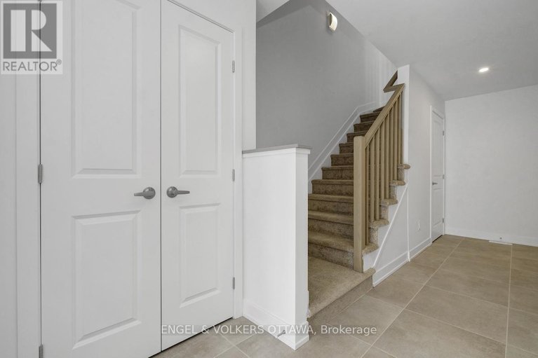 29308980/584-arbia-ridge/emerald-meadowstrailwest/ottawa/ontario/K2S2S4_4