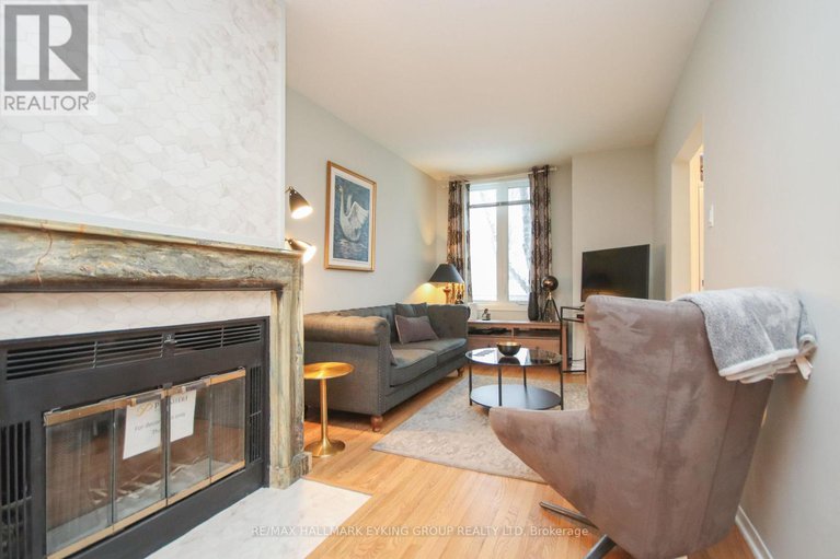 28220496/239-york-street/lower-town/ottawa/ontario/K1N5T9_12