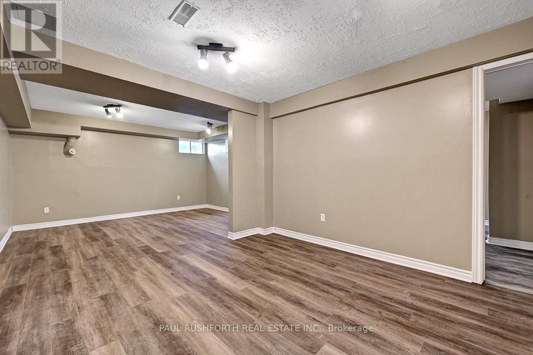 29467205/121-porcupine-trail/dunrobin-shores/ottawa/ontario/K0A1T0_32