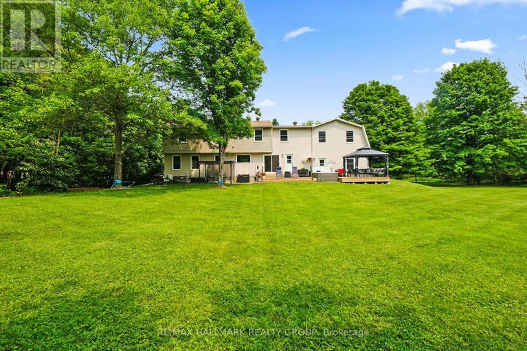 28552102/1430-royal-maple-drive/cumberland-ridge/ottawa/ontario/K4C1B5_45