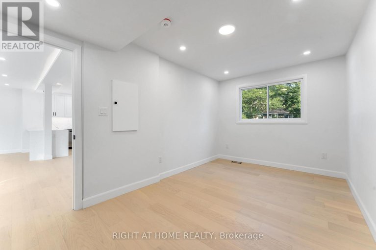 29309967/2700-priscilla-street/britannia/ottawa/ontario/K2B7E2_8