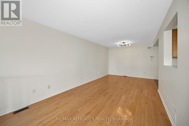 28998988/17-kirkstone-private-e/stonebridge/ottawa/ontario/K2J5E7_8