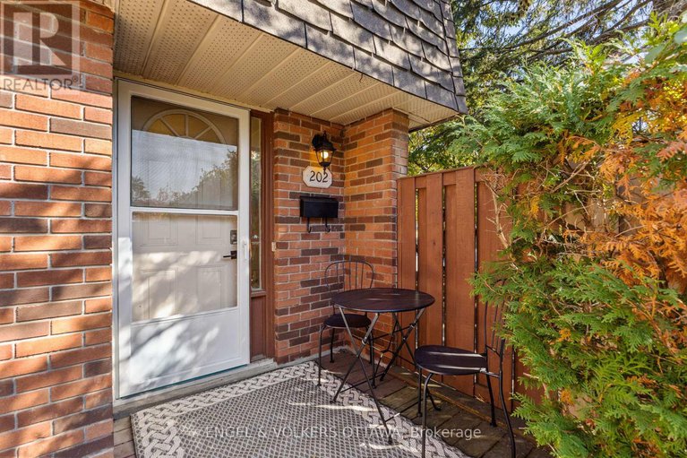 28900181/202-royalton-private/hunt-club-woods/ottawa/ontario/K1V9S3_2
