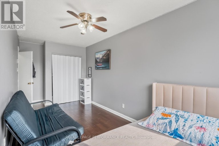 29558178/a-2642-moncton-road/queensway-terrace-north/ottawa/ontario/K2B7W1_17
