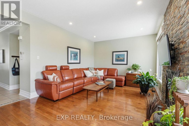 29348527/143-copperwood-street/convent-glen-north/ottawa/ontario/K1C7S1_9