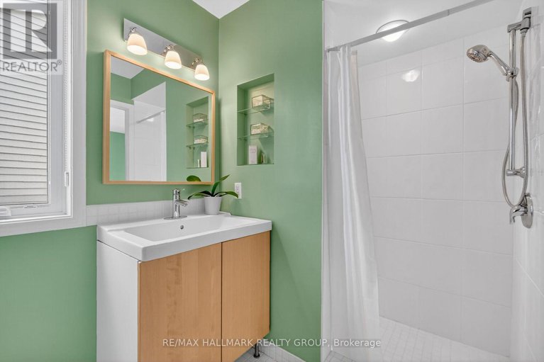 29413276/9-forsyth-lane/crystal-beach/ottawa/ontario/K2H9H1_43