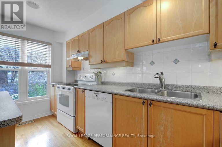 29081363/169-arcola-private/overbrookcastle-heights/ottawa/ontario/K1K4W9_22