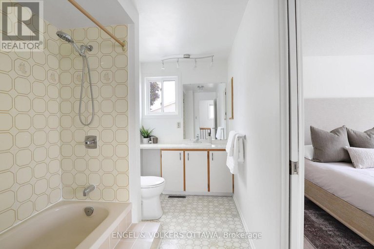 29097946/60-homestead-street/borden-farmstewart-farmcarleton-heightsparkwood-hills/ottawa/ontario/K2E7N6_15