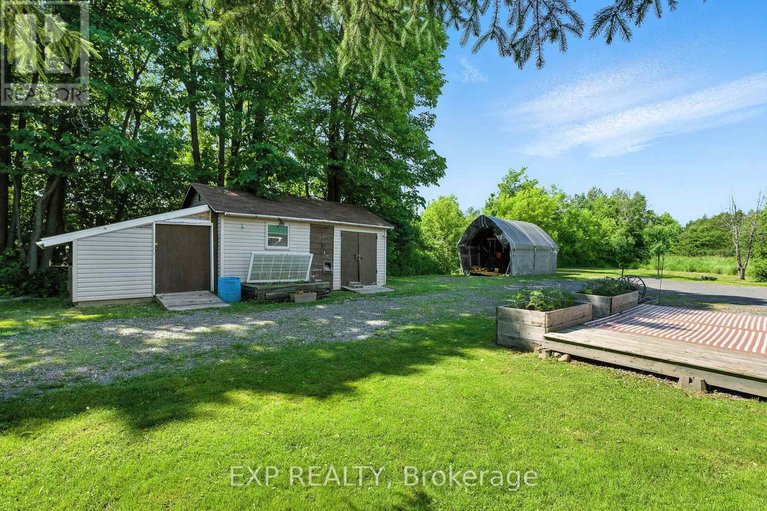 28525895/7800-34-highway/vankleek-hill/champlain/ontario/K0B1R0_24